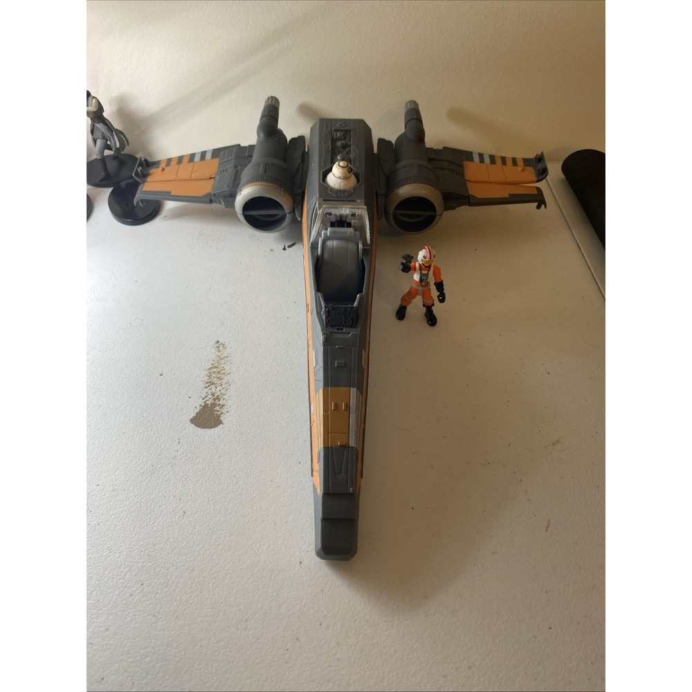 Star Wars Force Awakens Poe Dameron X-Wing Fighter 2015 Hasbro Pilot B3953